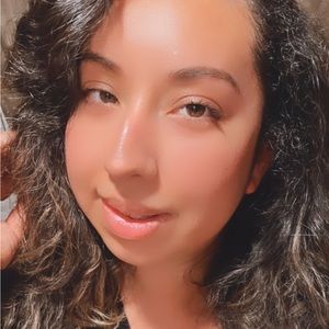 Meet your Posher, Carina